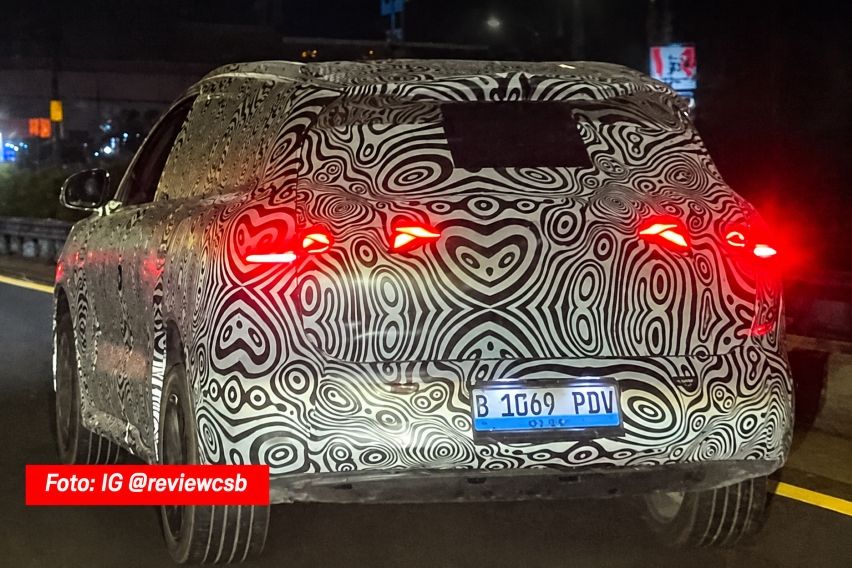 Spy shot BYD Sealion 8