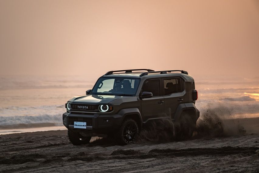 Toyota Land Cruiser FJ. 