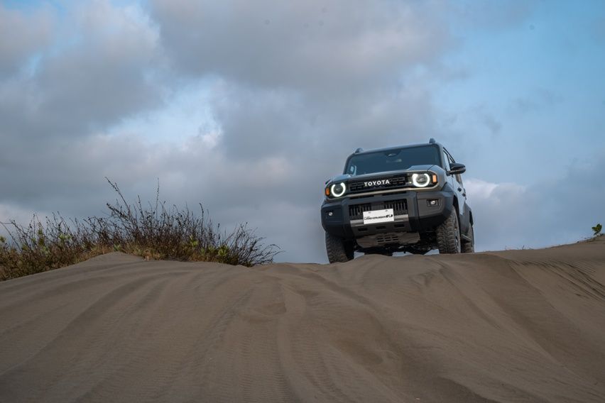 Toyota Land Cruiser FJ. 