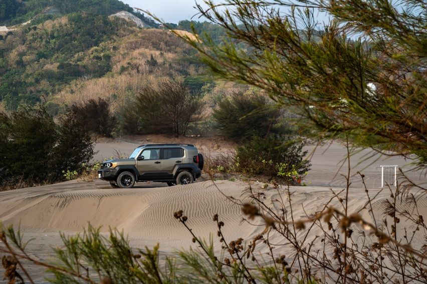 Toyota Land Cruiser FJ. 
