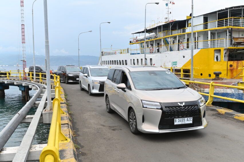 7 unit Darion PHEV keluar di pelabuhan feri Gilimanuk