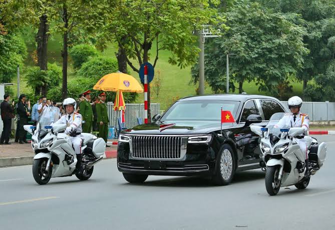 Hongqi N701 ketika dibawa dalam kunjungan Presiden Xi Jinping ke Malaysia.
