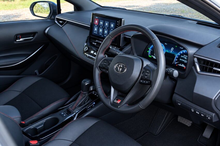 Toyota Corolla Altis HEV GR-S 2026.